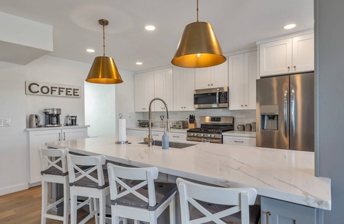 Paradise Valley Village House | Perfect for Families! Private Pool, Spa & BBQ, Near Shopping, Dining, Mayo Clinic + Free Golf