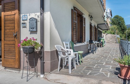 Baselga di Pine Apartment | Pet-Friendly Apartment 'Tra i Due Laghi' with Lake View & Terrace