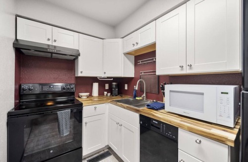 Flagstaff House | Pet Friendly Flagstaff home Mountain Views &Grill
