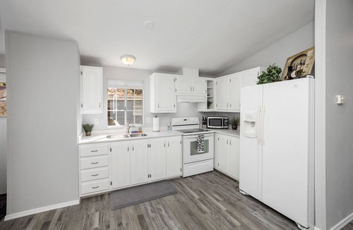 Diamond Valley Cabin | Pet-Friendly. Fully fenced yard