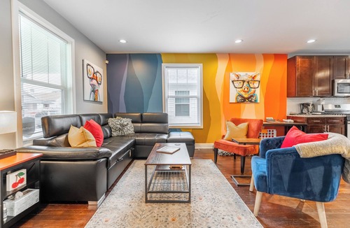 Fountain Square House | Pet-Friendly Home with Fenced Yard : 5 Min to Downtown Indy : King Bed