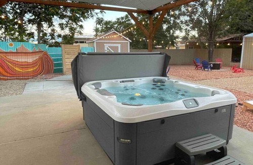 Kanab Apartment | Pet-Friendly Near Zion | Hot Tub Downtown Kanab