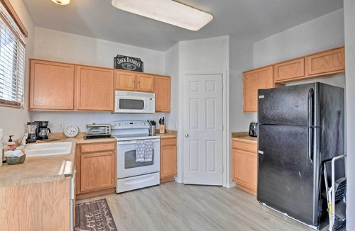 South Mountain House | Pet-Friendly Retreat ~ 6 Mi to Downtown Phoenix!