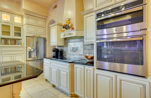 Houghton House | Pet-Friendly Tucson Vacation Rental w/Huge Yard!