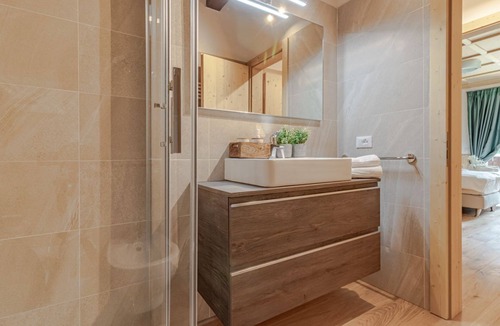 Giustino Apartment | PINZOLO - THREE APARTMENT WITH TWO BATHROOMS AND WIFI