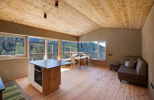 Redagno Apartment | Pitschlhof Apt Zirbe