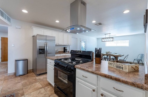 Papago Parkway House | Play on the putting green, and enjoy quality time at this amazing home