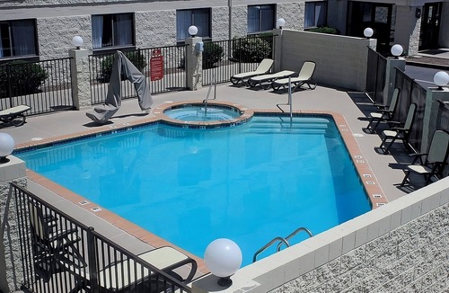 Tusayan Hotel | Pleasant Stay, Convenient Location! 2 Relaxing Units, Free Parking, Outdoor Pool