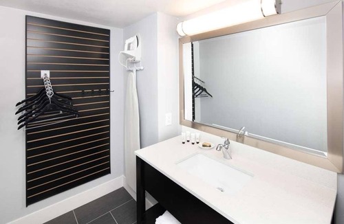 Downtown Tucson Hotel | Pleasant Stay, Convenient Location! Free Parking, Onsite Outdoor Pool
