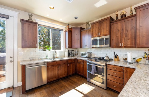 Ponderosa Trails House | Ponderosa Heights Retreat - Large 5+ bedroom home with AC!