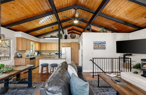 Groom Creek Apartment | Ponderosa Hideaway 4-br Cabin Mtn View Trails Brbq