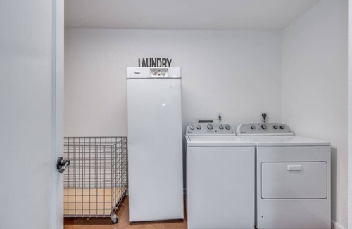 Arroyo Chico House | Pool & Hot Tub/5 BR 3 BA/Game Room/Midtown