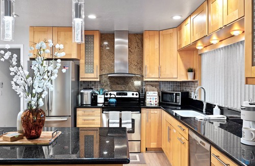 Paradise Valley Village House | Pool Hot Tub Pickleball 3 Hole Putting Green Ping Pong Arcade Grill