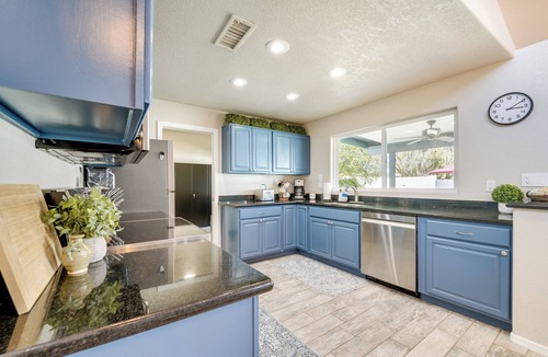 Chandler House | Pool, Putting Green & Games: Chandler Home!