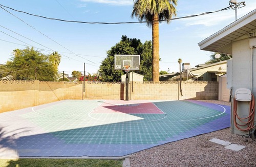 Pointe Scottsdale House | Pool Spa Golf Basketball Court
