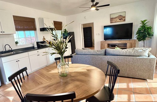 Yuma Cottage | Poolhouse Retreat/Outdoor Oasis & Pets Welcome
