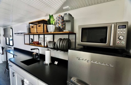 North End Boat Rental | Poseidon's Escape: Ocean Retreat
