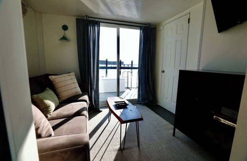 North End Boat Rental | Poseidon's Escape: Ocean Retreat
