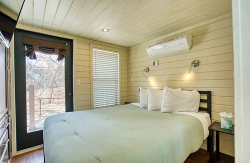 Camp Verde Hotel | Premium Cabin Sleeps 8 (2 Bedroom w/loft and sofa sleeper) at Riverfront Resort