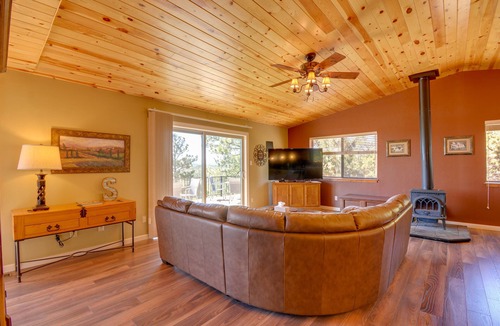 Highland Pines House | Prescott Hideaway w/ Deck, Sauna & Mountain Views!