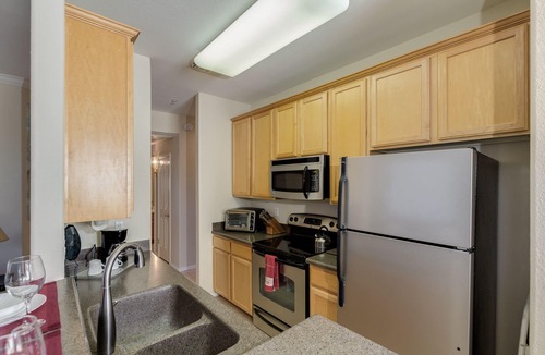 South Scottsdale House | Prime Scottsdale Stay: 2BR Condo Steps from Old Town Attractions