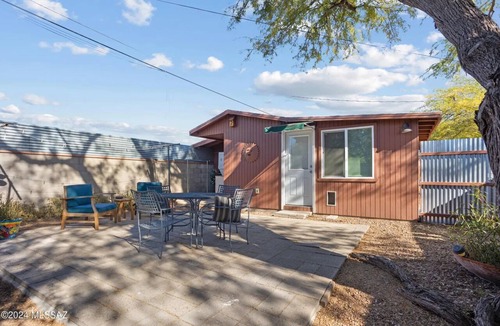 Blenman-Elm Cottage | Private 1-BR cottage w/AC. 650 sq ft walled in backyard. Off street parking.
