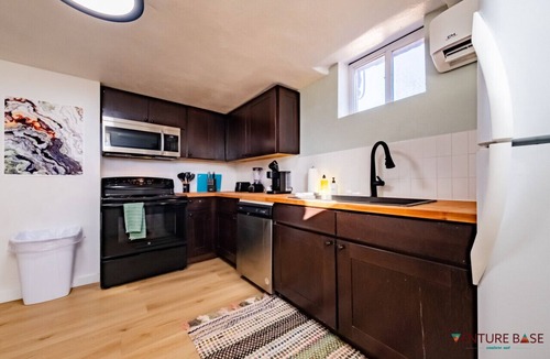 Kanab House | Private Basement | Venture Base Hotel | Hot Tub