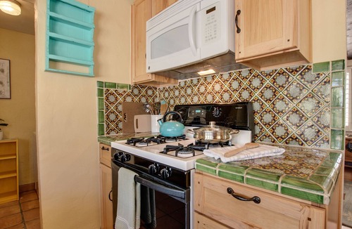 Cortaro House | Private Desert Retreat w/Mt Views- La Cholla Vista