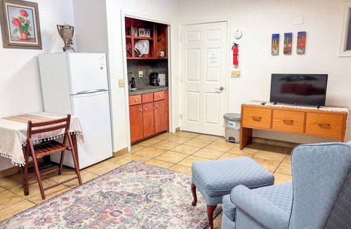 Tucson Apartment | Private Entrance + Patio Guest Home Near TMC, UofA & The Loop
