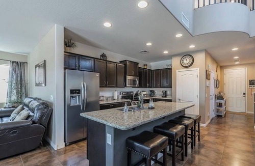 San Tan Valley House | Private Heated Pool - FREE pool heat, Fire-pit, Pool Table, Bar, Dog-friendly!