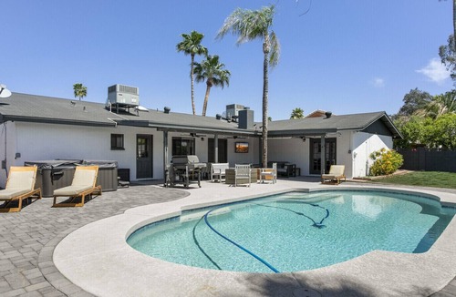 Paradise Valley Village House | *Private Heated Pool & Hot Tub* Minutes to Kierland & Scottsdale Quarter
