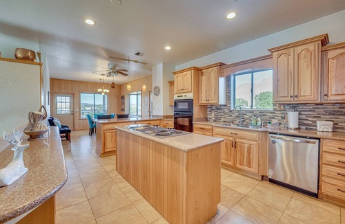 Apache Junction House | Private Hot Tub & Epic Views in Superstition Mtns!