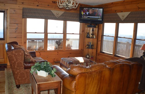 Fancy Gap Cabin | Private Mountain Top Cabin on Blue Ridge Parkway; Amazing View of 7 NC/VA cities