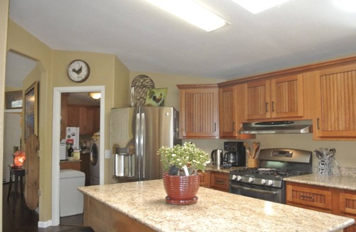 Payson House | Private Peaceful Cabin - 3 Bd 2 Ba home - Private Deck, Jacuzzi, Pets Welcome!