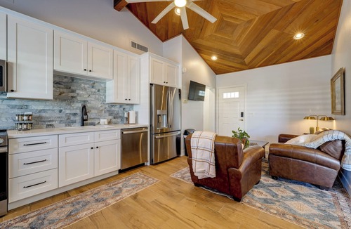 Mesa Apartment | Private Pool & Hot Tub! Relaxing Mesa Apartment