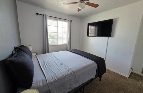 Magna House | Private Queen Room 12 minutes from SLC Airport free Wifi