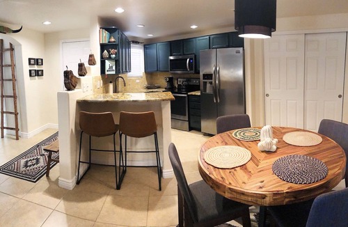 North Mountain Condo | Private Resort Community w/3 Heated Pools/Spas - ½ mile Walk to N. Mtn. Hiking!