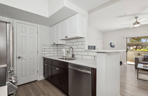 Arrowhead Ranch Apartment | Pure Suites Furnished 2 Bed Glendale Gym Pool