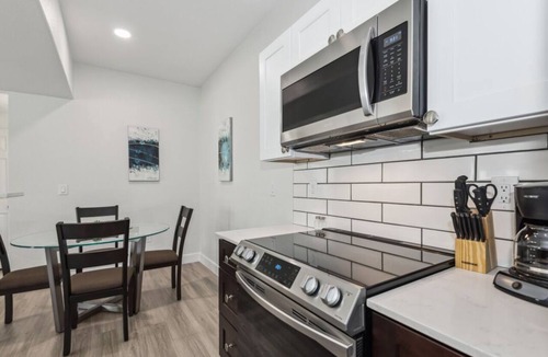 Arrowhead Ranch Apartment | Pure Suites Furnished 2 Bed Glendale Gym Pool