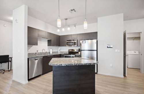 Gilbert Apartment | Pure Suites Gilbert Pool, Gym, Spa, Volleyball