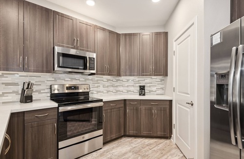Desert Ridge Apartment | Pure Suites One Bedroom Desert Ridge Gym Pool Pickleball Tennis Golf Simulator