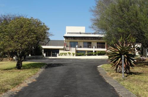 Okhahlamba Hotel | Pyramids Motel