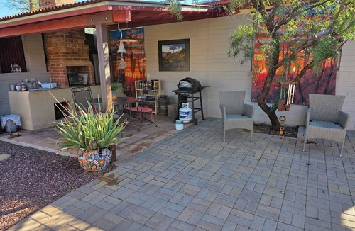 Rillito House | Quaint Studio Southwest Suite in Midtown, w outdoor patio/kitchen, fenced yard