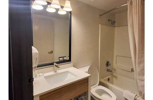 Chandler Resort | Quality Inn Chandler/Timeshare