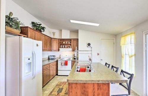 Tombstone House | Quiet Tombstone Retreat ~ 3 Mi to Historic Dtwn!
