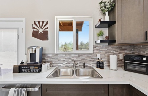 Oro Valley House | Quite 1-bedroom house with mountain views in Oro Valley.