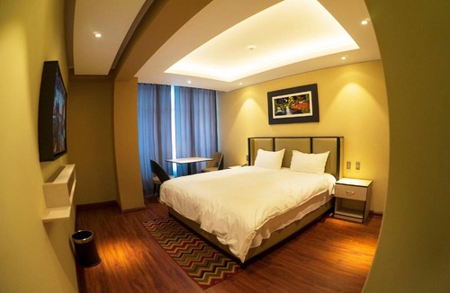 Huancan Hotel | R&N SHULLKAS SUITES