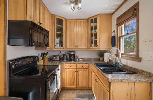 Lake Toxaway House | Rainbow Falls Cabin | Sauna | Hot Tub | Foosball