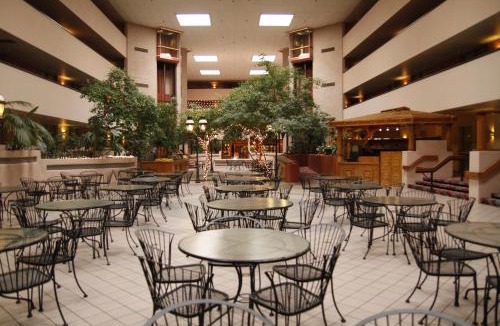 Tucson Hotel | Ramada by Wyndham Viscount Suites Tucson East
