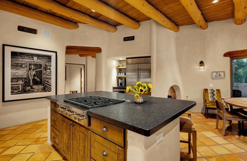 The Elin Ranch House | Rancho Vaquero: Luxury Desert Retreat 2 King Suites, Heated Salt Pool & Hot Tub